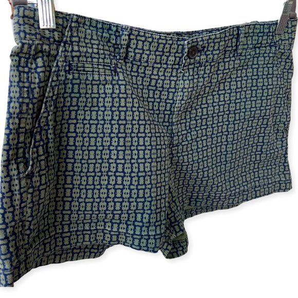 🌸4/$30🌸 Like New Gap Cotton Summer Short with Deco Tile Print - Picture 1 of 10